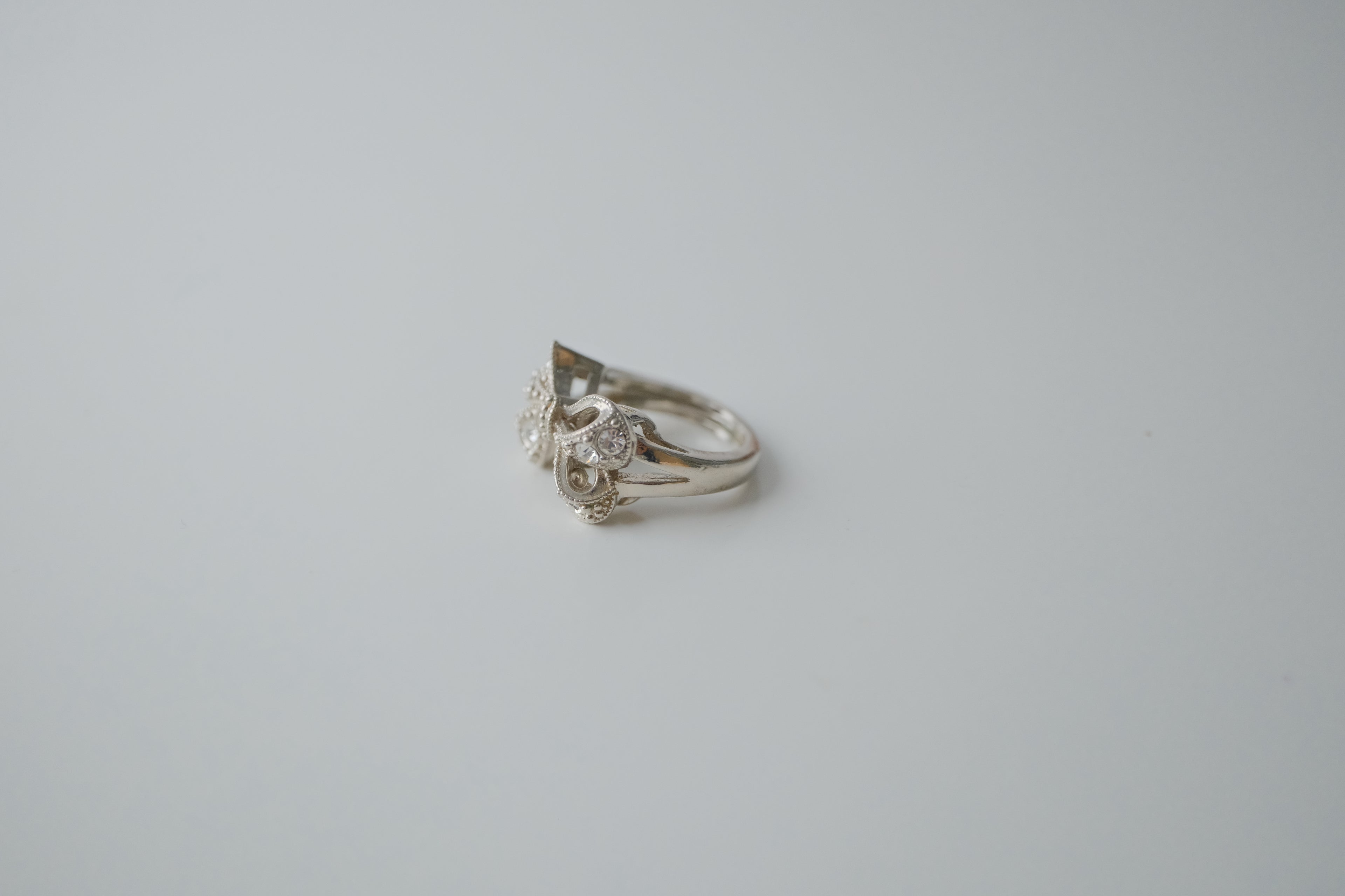 Vintage Avon Silver Bow Rhinestone Ring