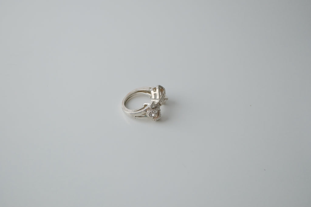 Vintage Avon Silver Bow Rhinestone Ring