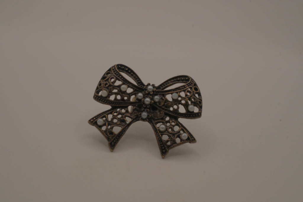 Vintage bronze-tone filigree Statement bow ring