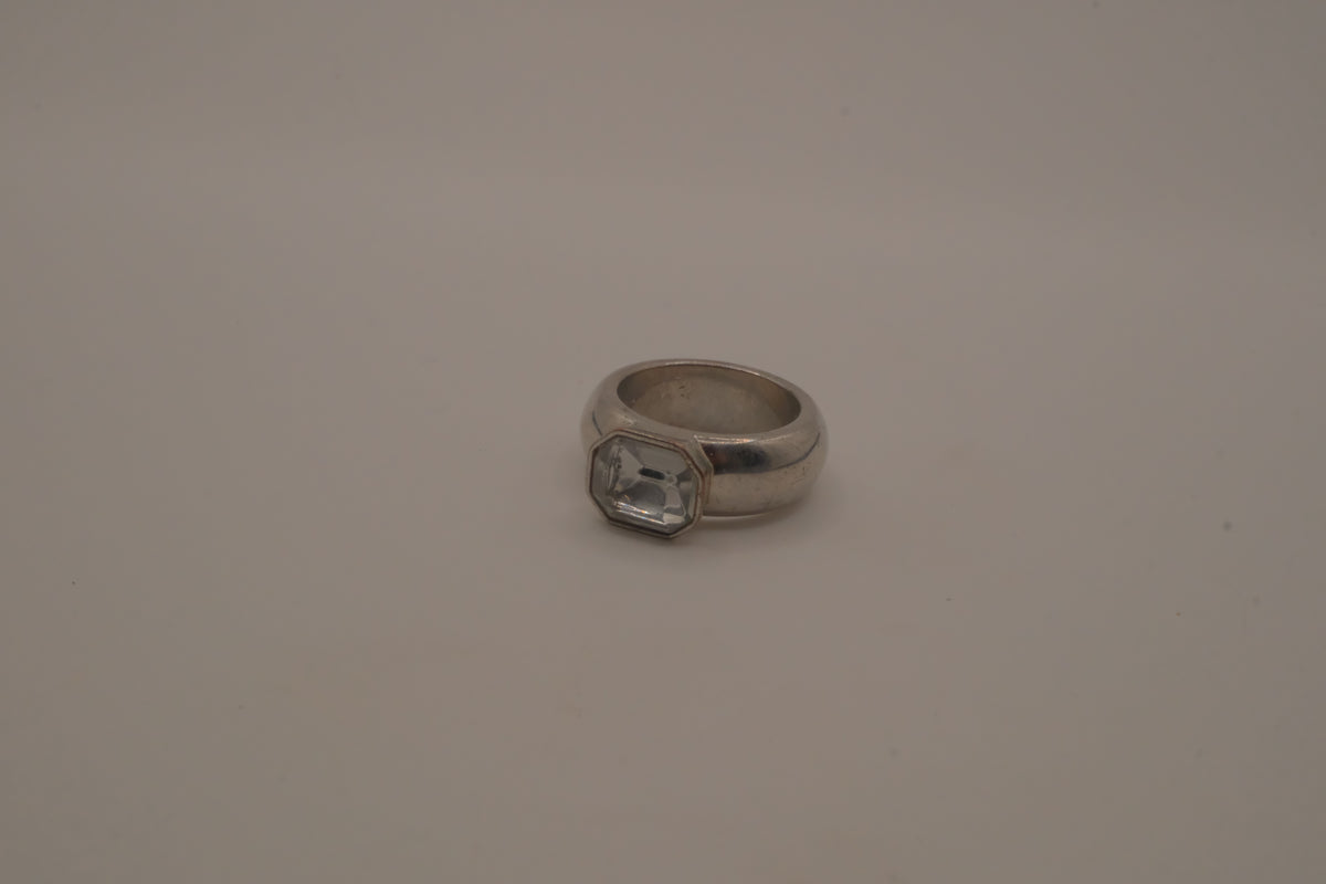 Vintage chunky silver ring with an emerald-cut clear stone