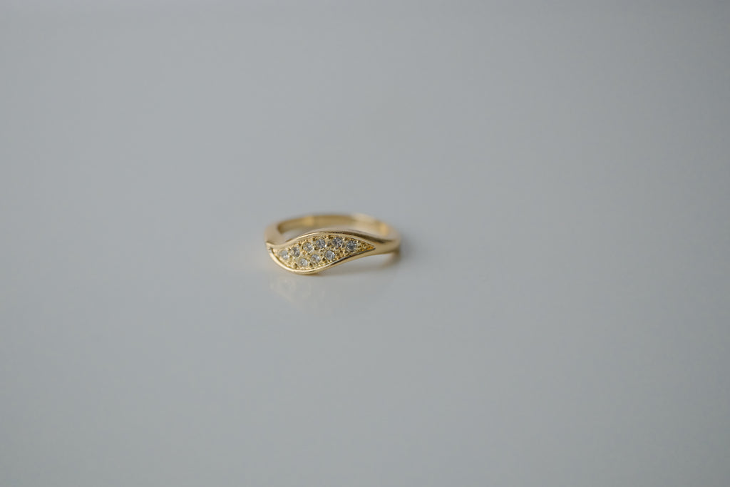 Vintage Gold Wave Rhinestone Ring