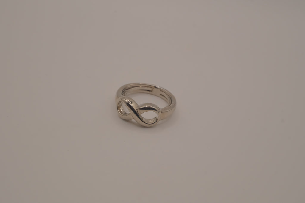 Vintage Avon infinity symbol ring