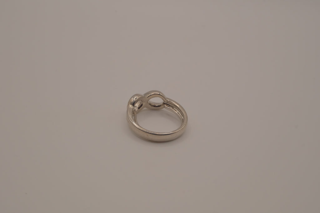 Vintage Avon infinity symbol ring