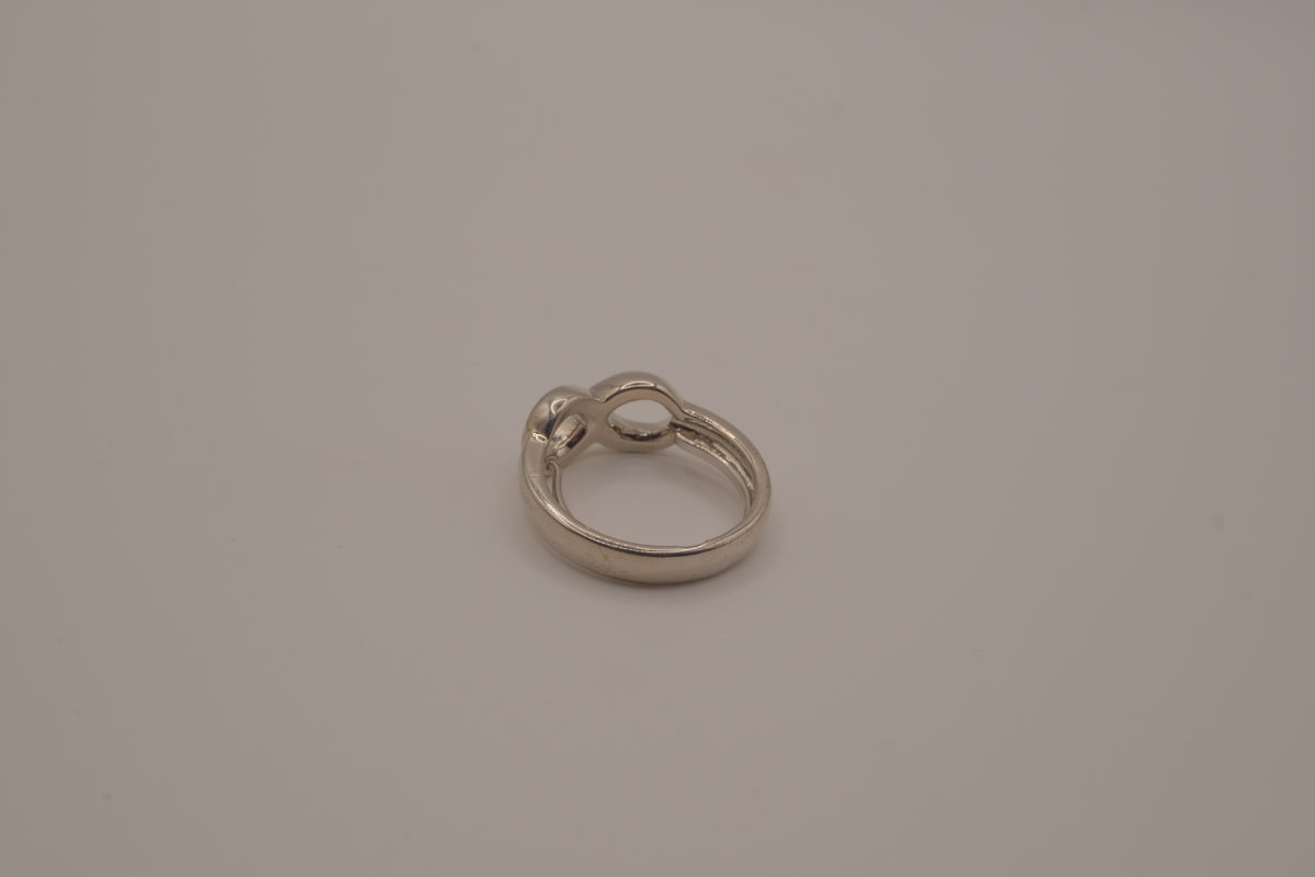 Vintage Avon infinity symbol ring