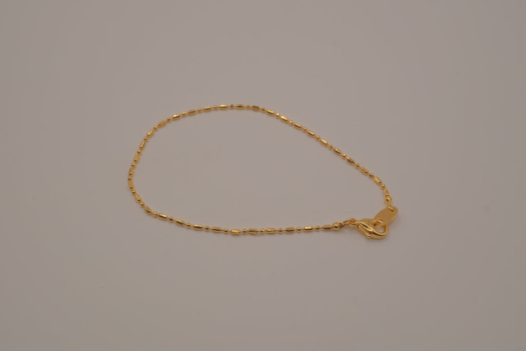 Vintage Avon Oval bar and bead link dainty chain bracelet