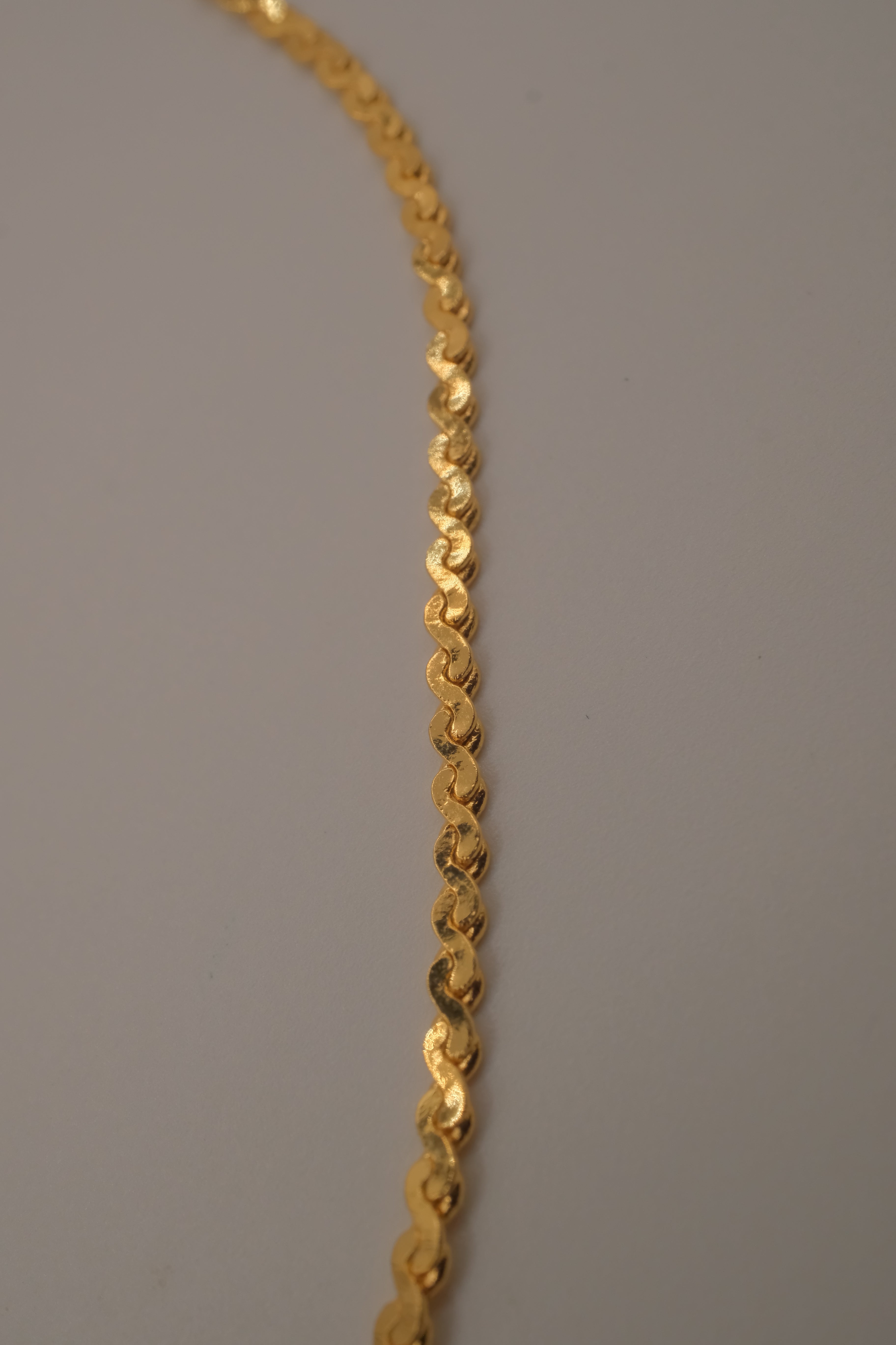 Vintage Avon minimalist twisted chain bracelet