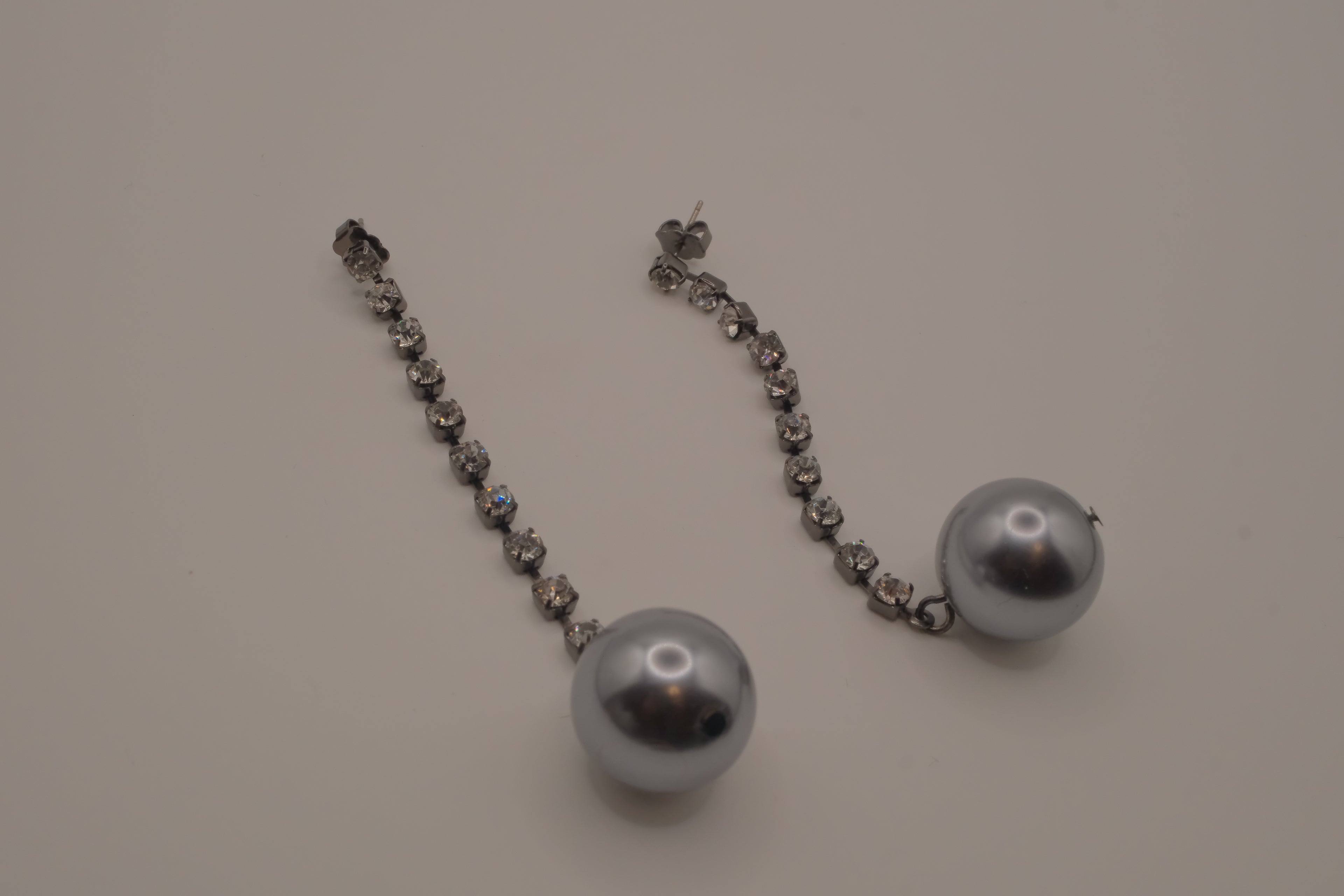 Vintage Avon Grey "Glam Star" drop earrings