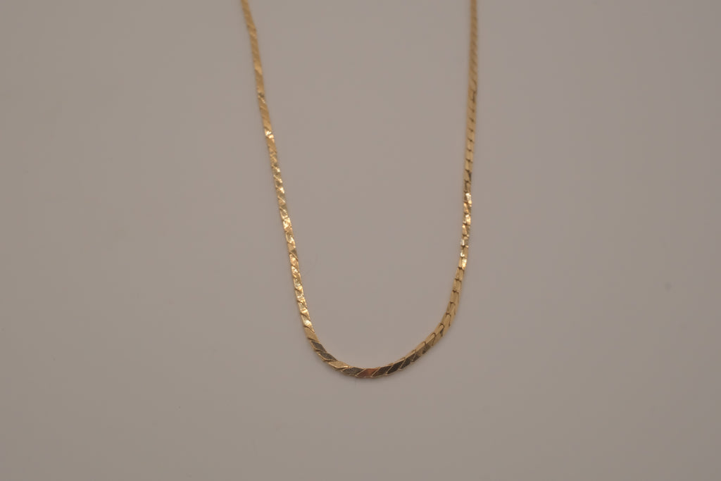 Vintage Avon sleek cobra Chain necklace