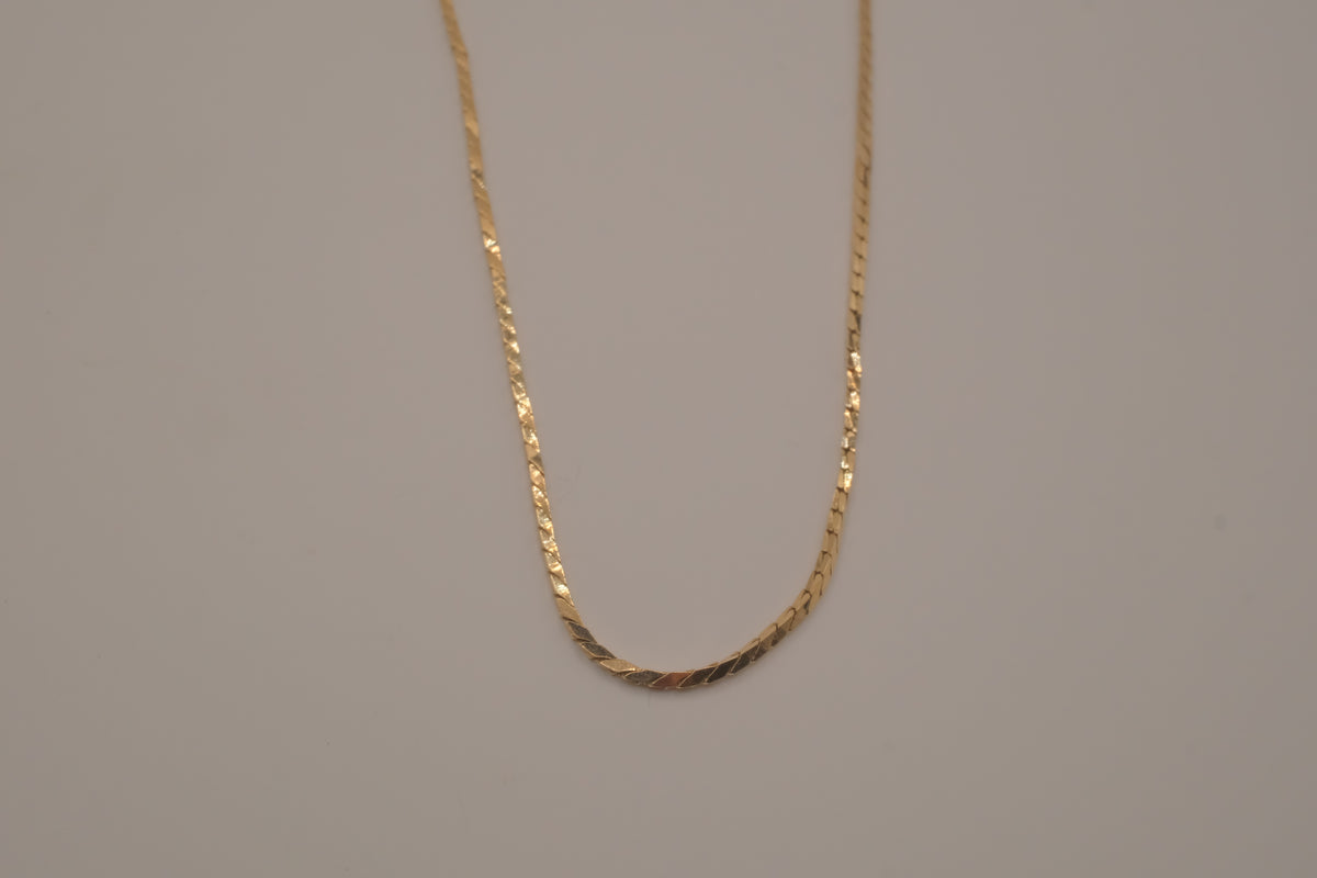 Vintage Avon sleek cobra Chain necklace