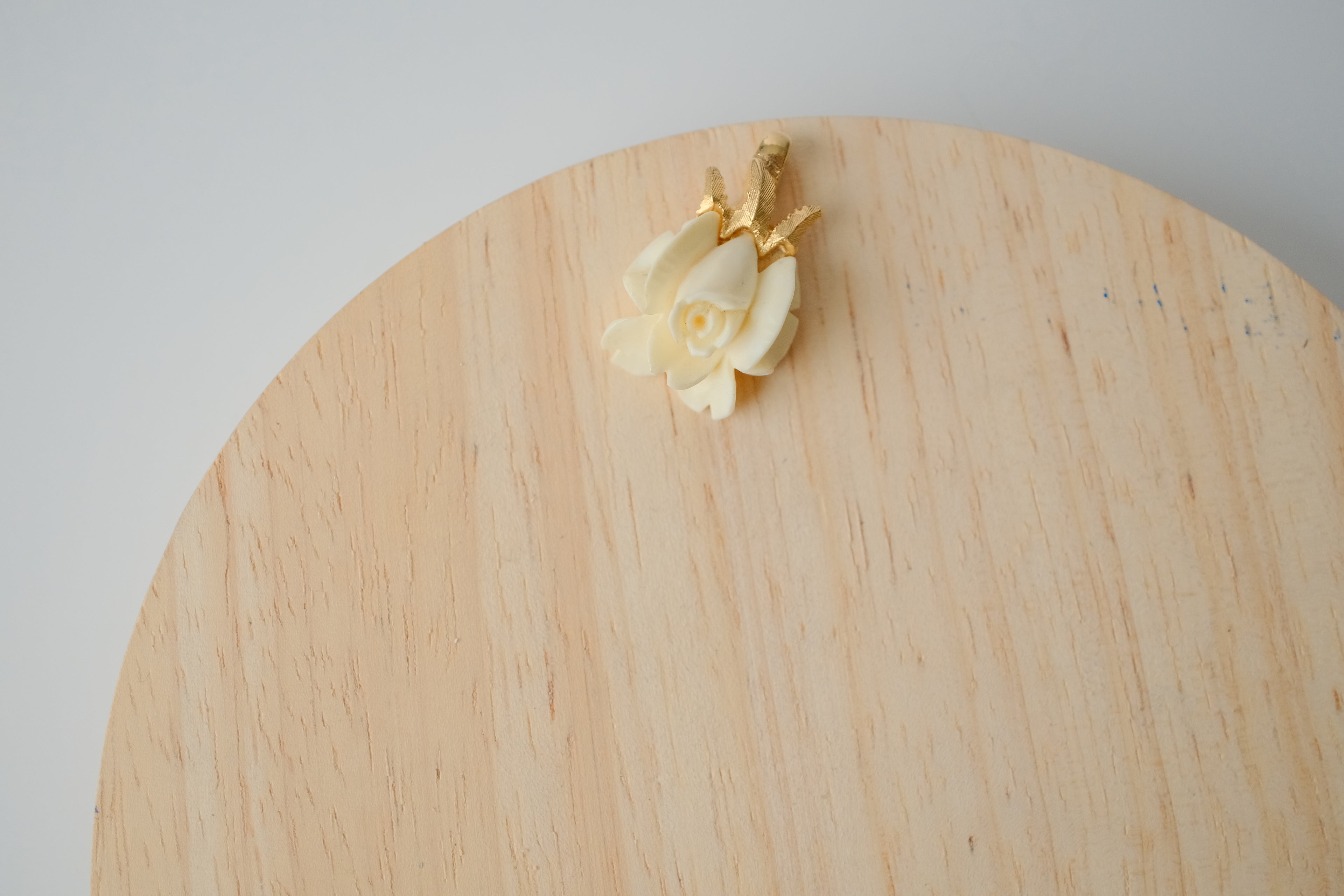 Vintage Ivory Rose Flower pendant