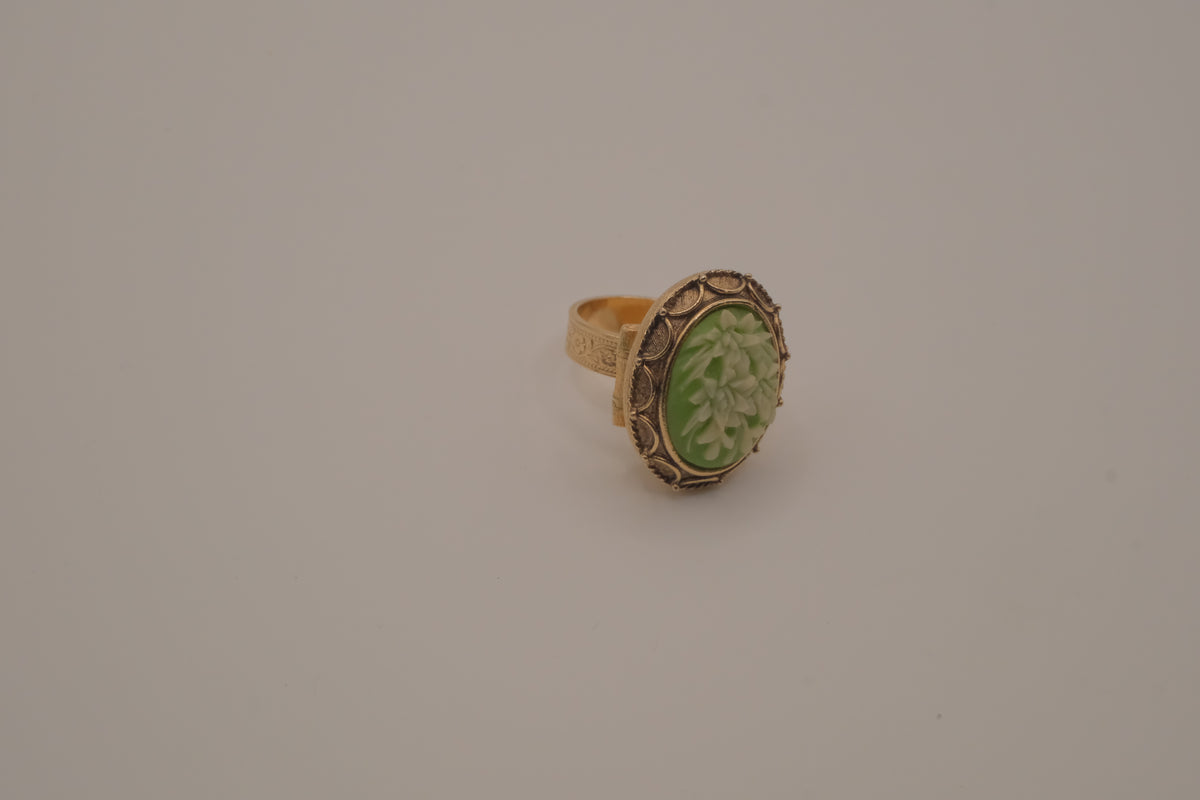 Vintage Vanda perfume locket ring