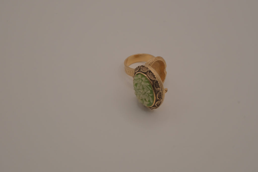 Vintage Vanda perfume locket ring