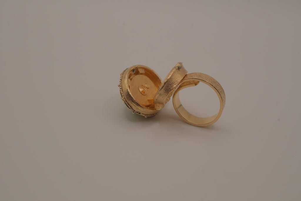 Vintage Vanda perfume locket ring