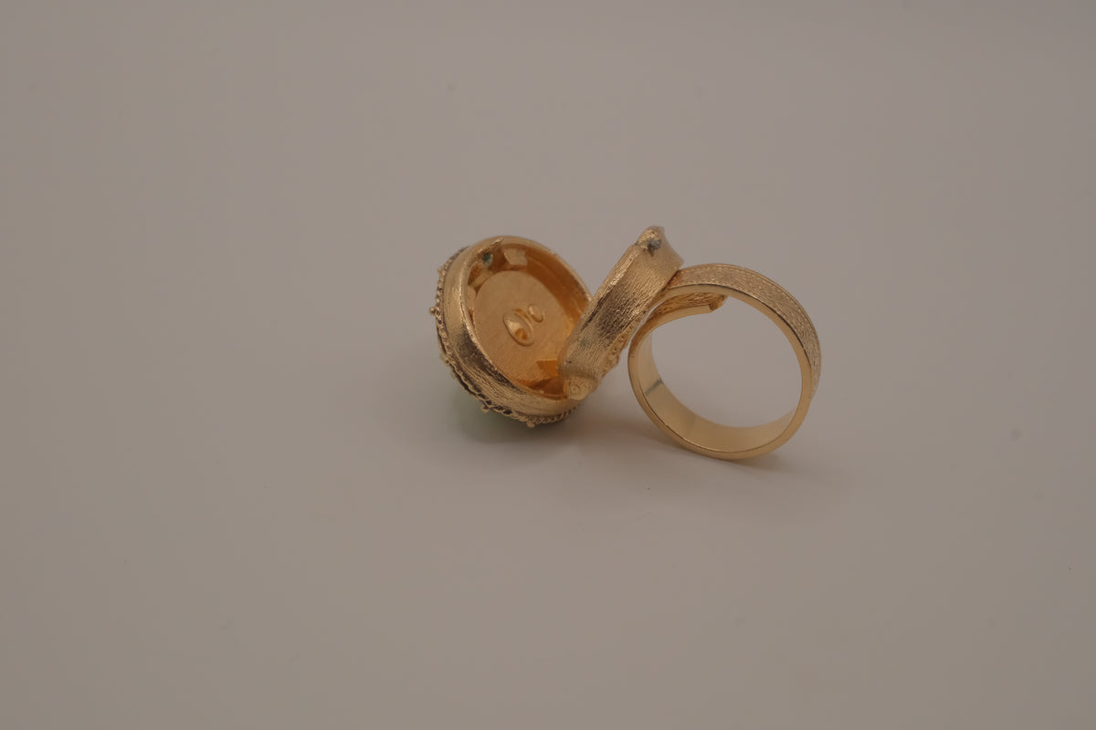 Vintage Vanda perfume locket ring