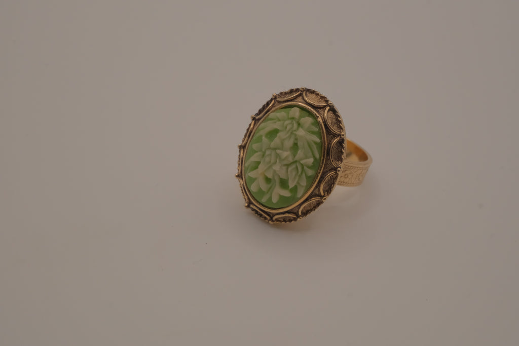 Vintage Vanda perfume locket ring