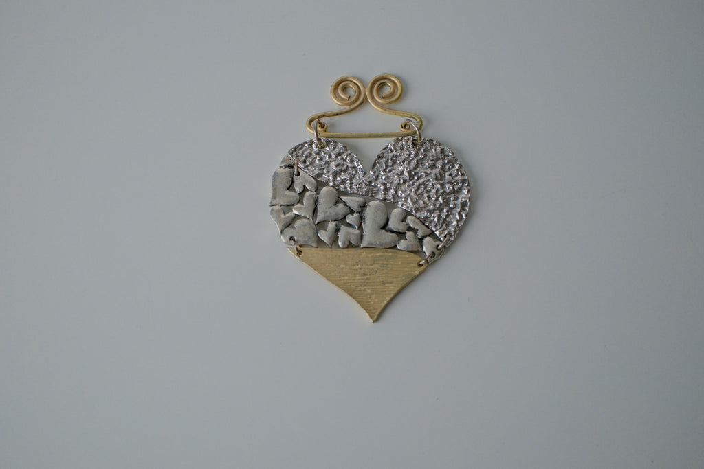 Two-tone heart-shaped pendant&nbsp;