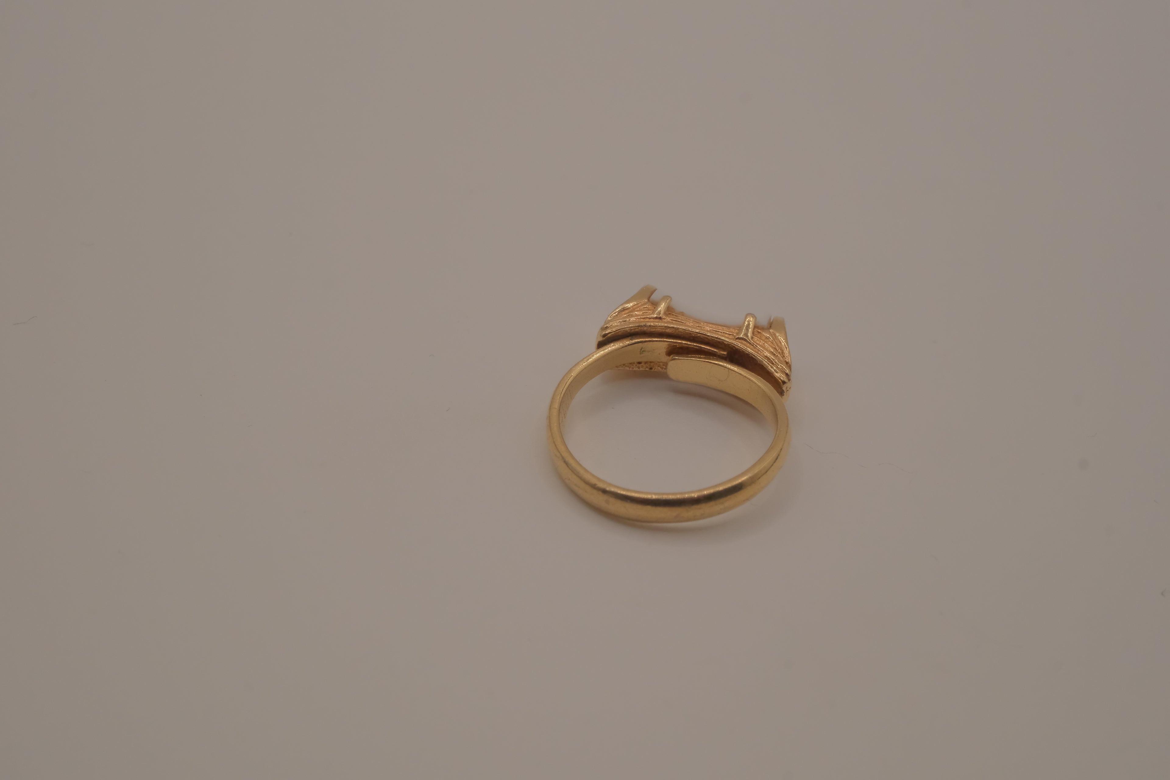 Vintage 1977 Sarah Coventry "Spring Fever" ring