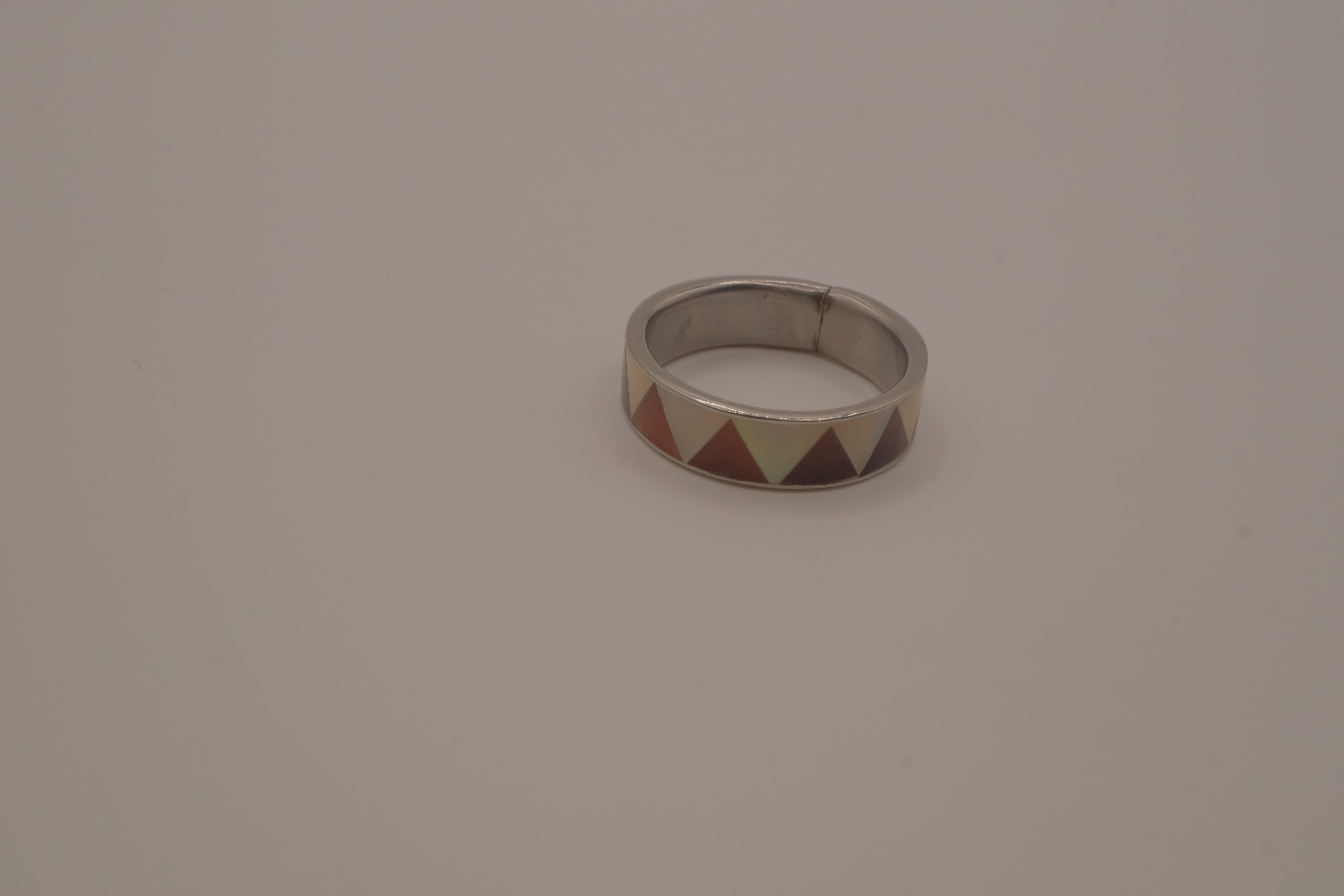 Silver tone mother-of-pearl geometric inlay band ring