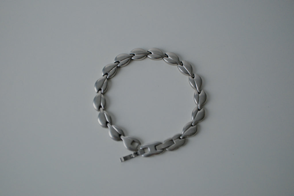 Titanium Leaf Link Magnetic Bracelet