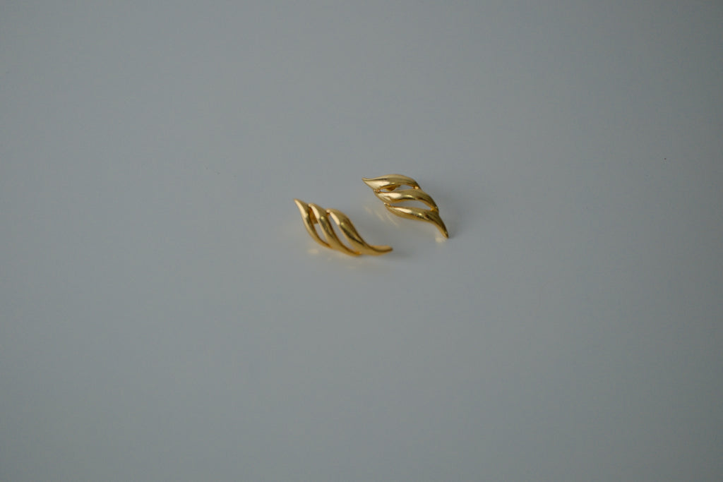 Vintage Gold Twisted Leaf Earrings