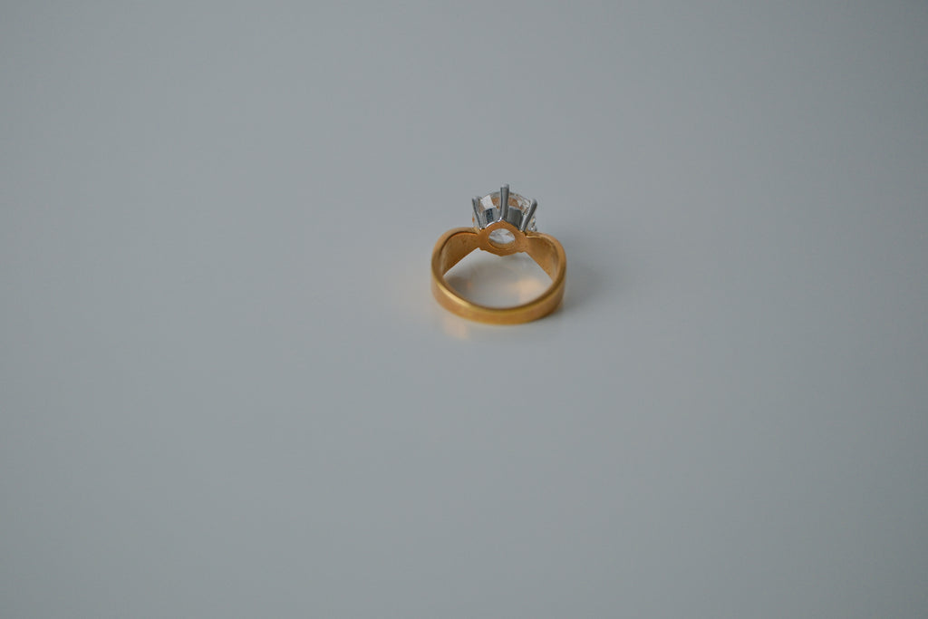 Vintage Round Cut Gold Tone Ring