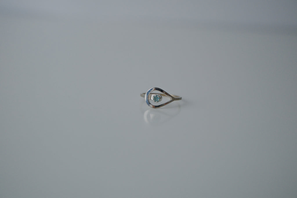 Vintag Avon Hooked Silver Ring