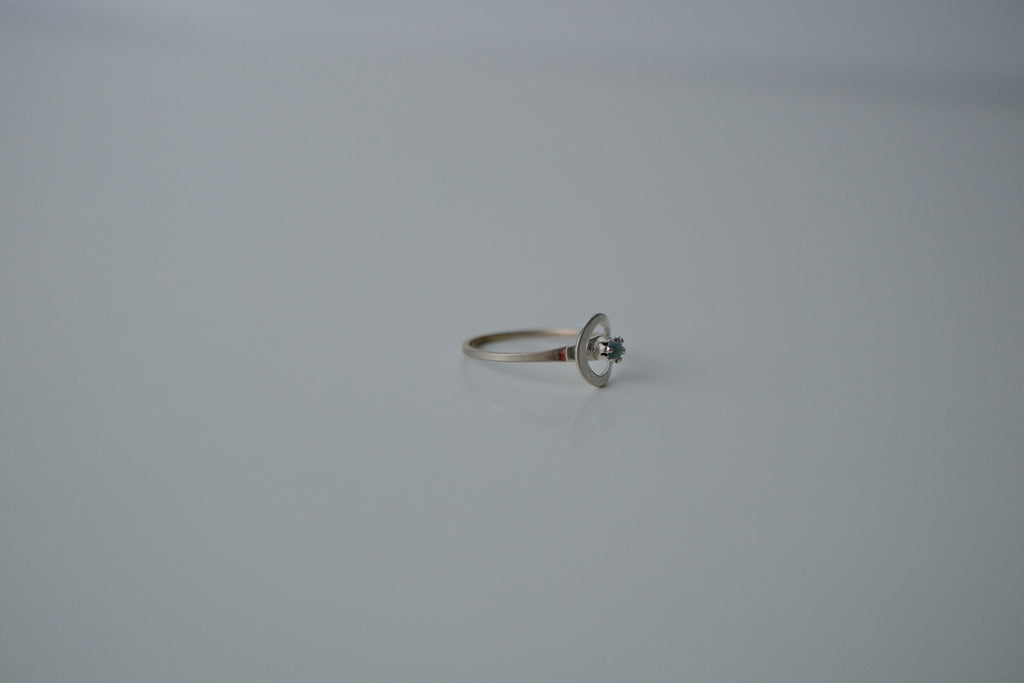 Vintag Avon Hooked Silver Ring