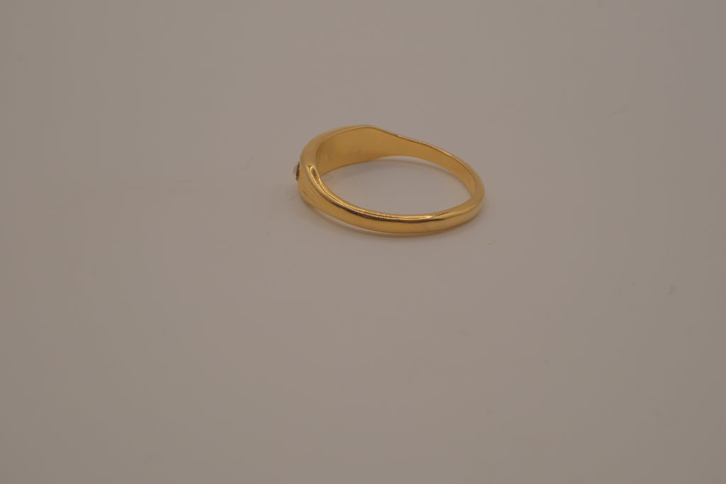 Victorian-style gold tone trilogy ring