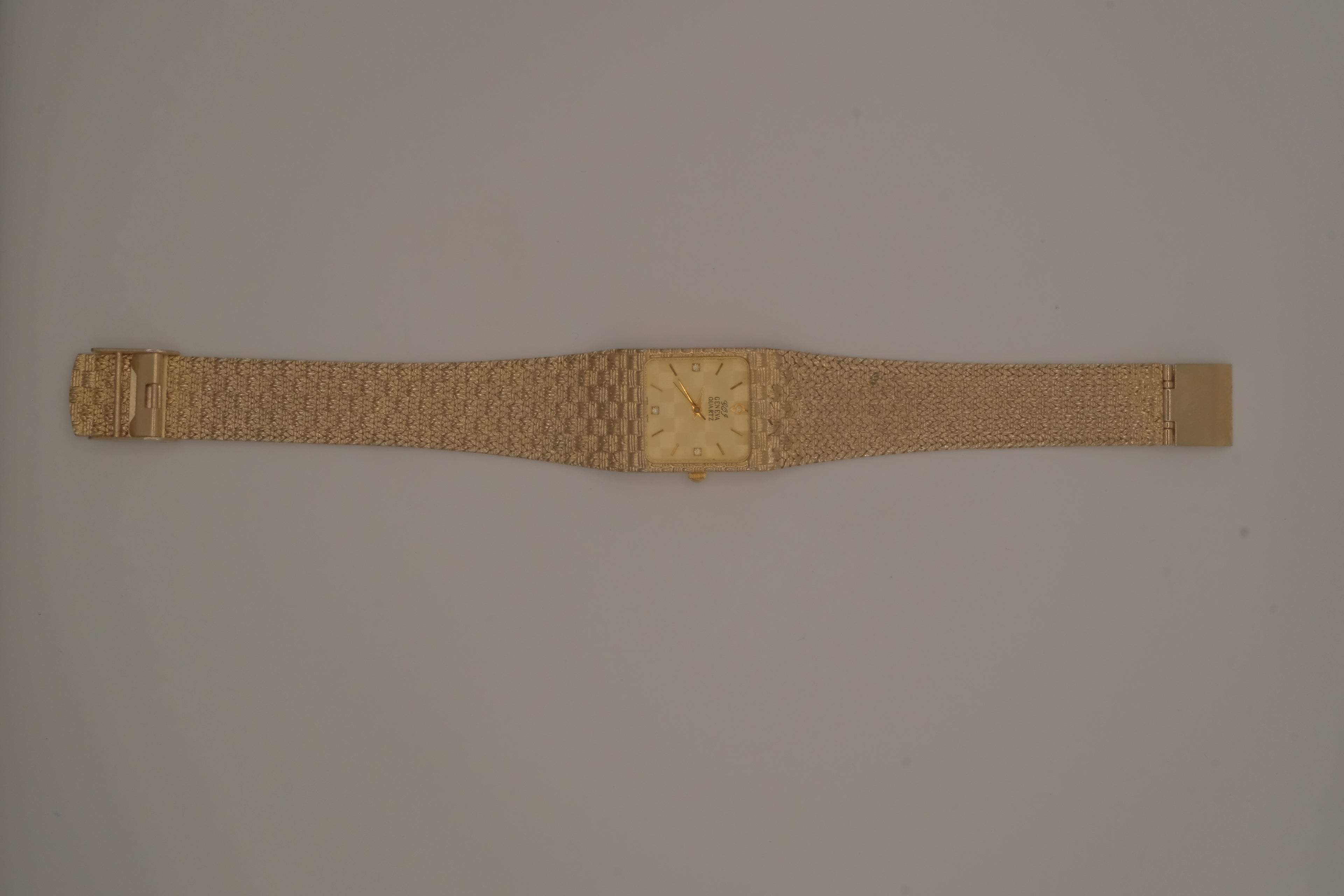 Vintage Geneve Gold quartz dress watch