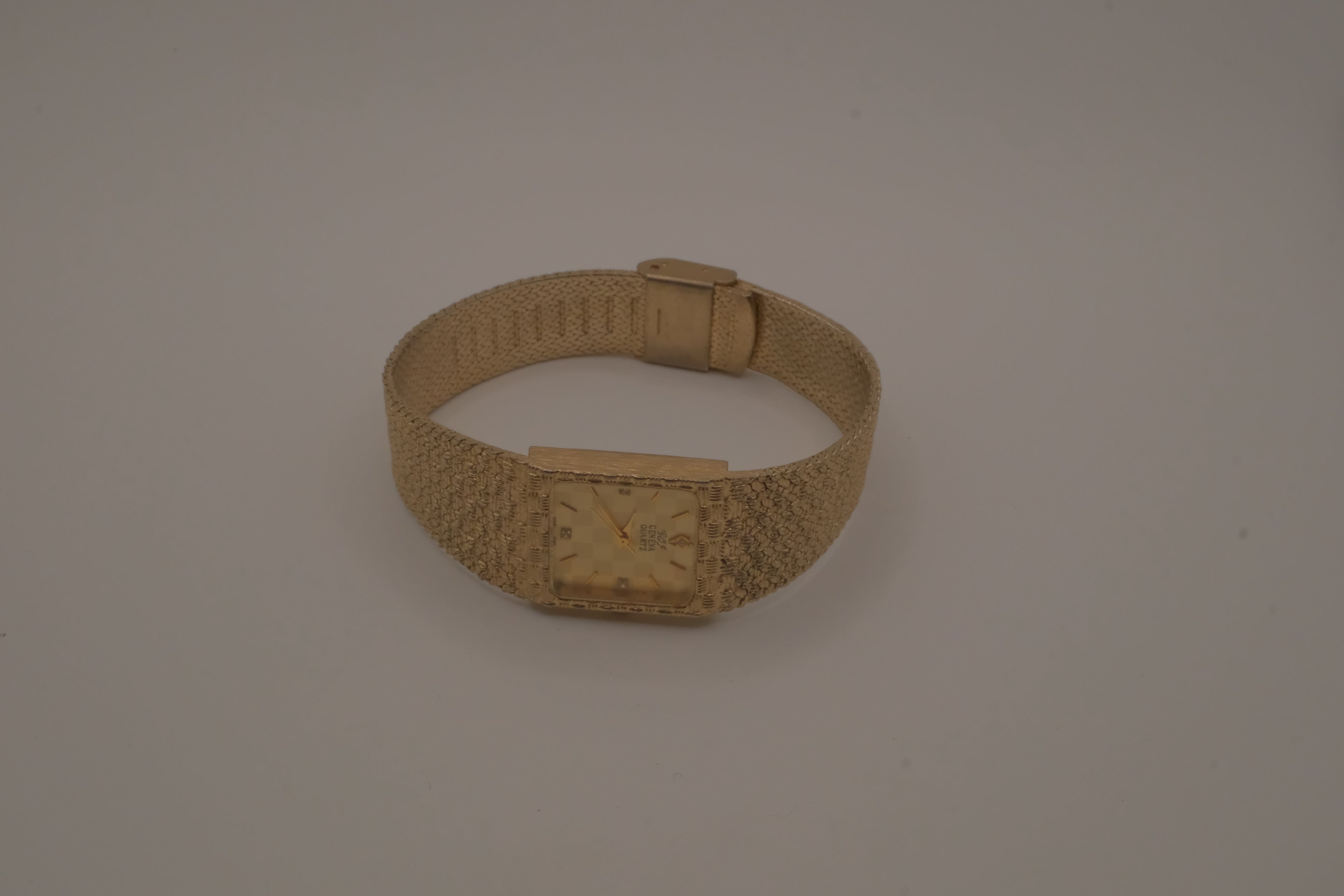Vintage Geneve Gold quartz dress watch