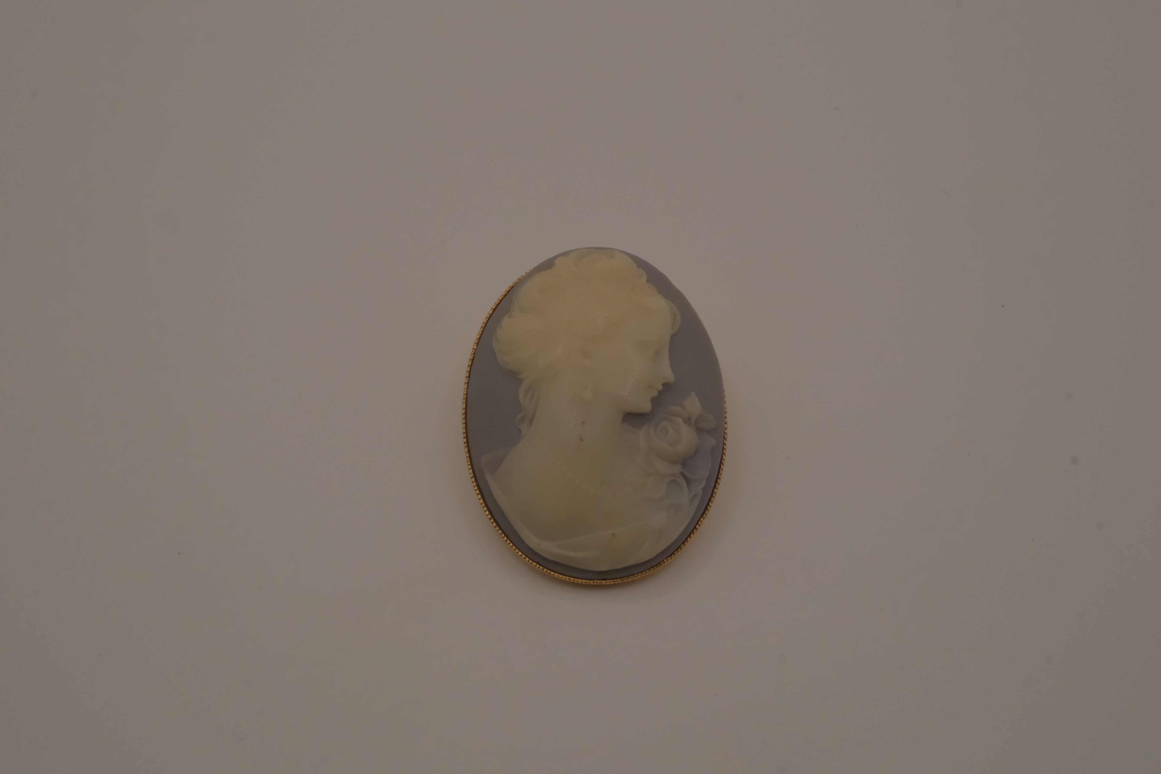 Vintage Agate Cameo brooch