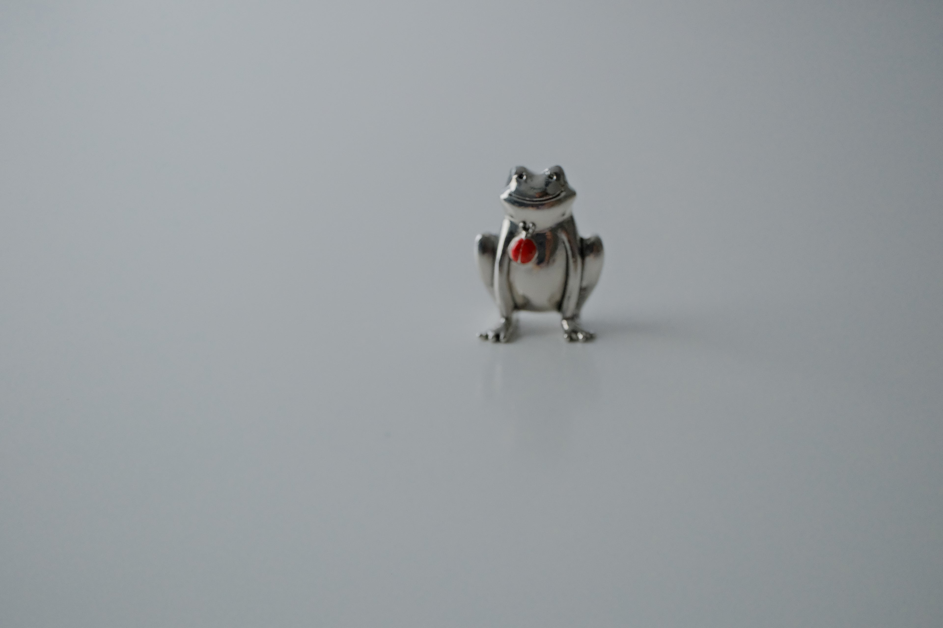 Vintage Hallmark Silver Frog with Heart Trinket