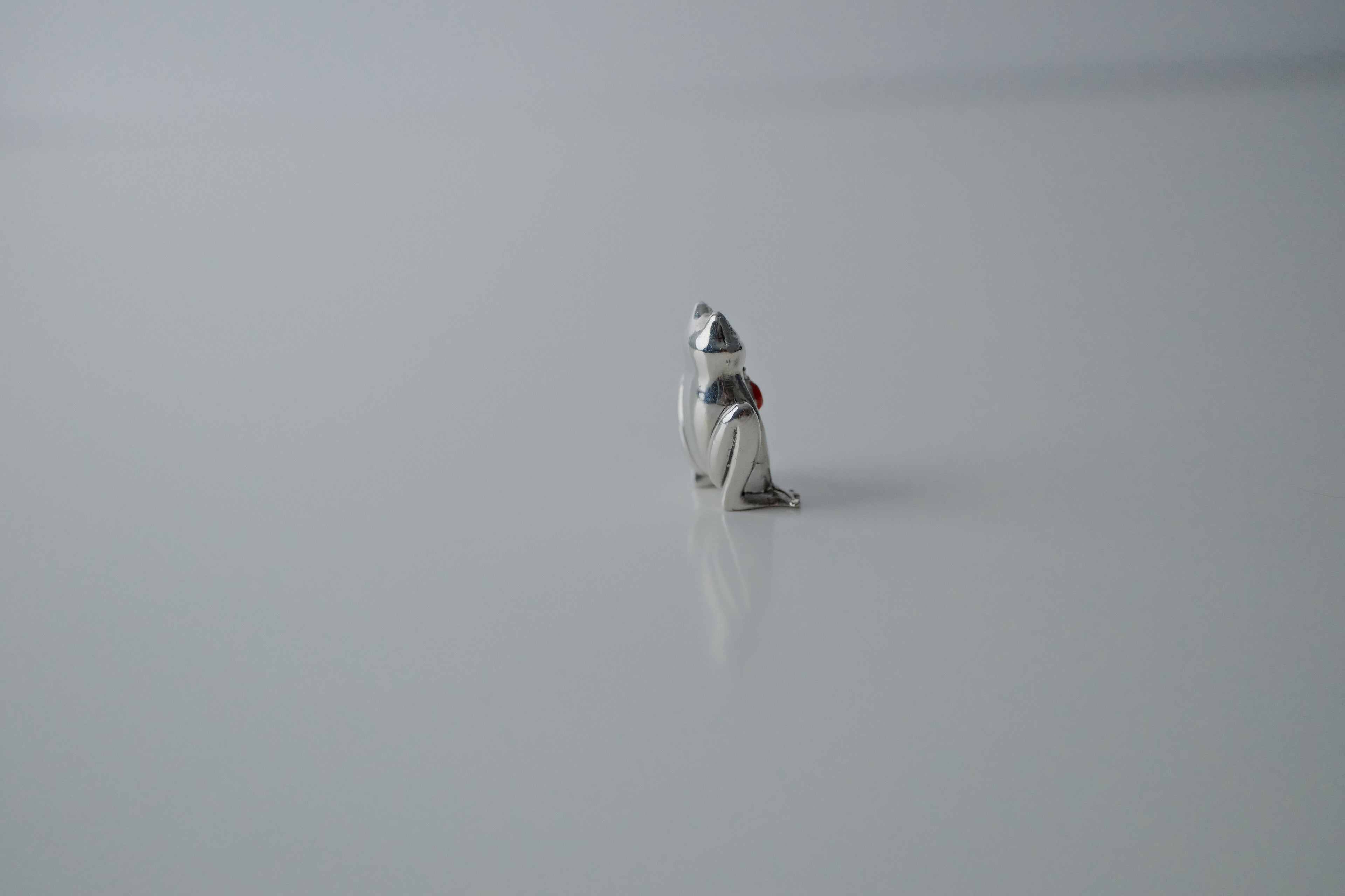 Vintage Hallmark Silver Frog with Heart Trinket