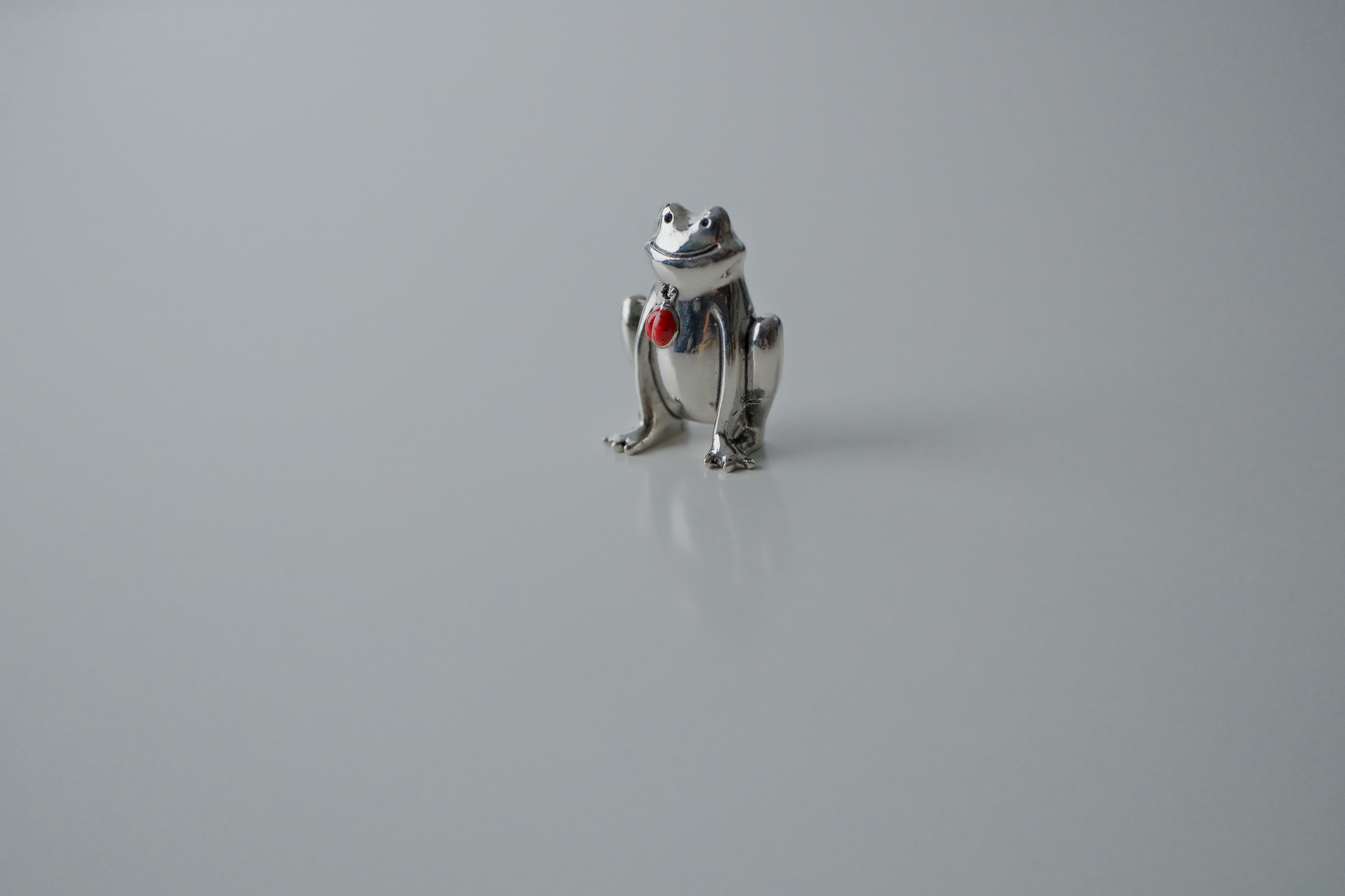Vintage Hallmark Silver Frog with Heart Trinket