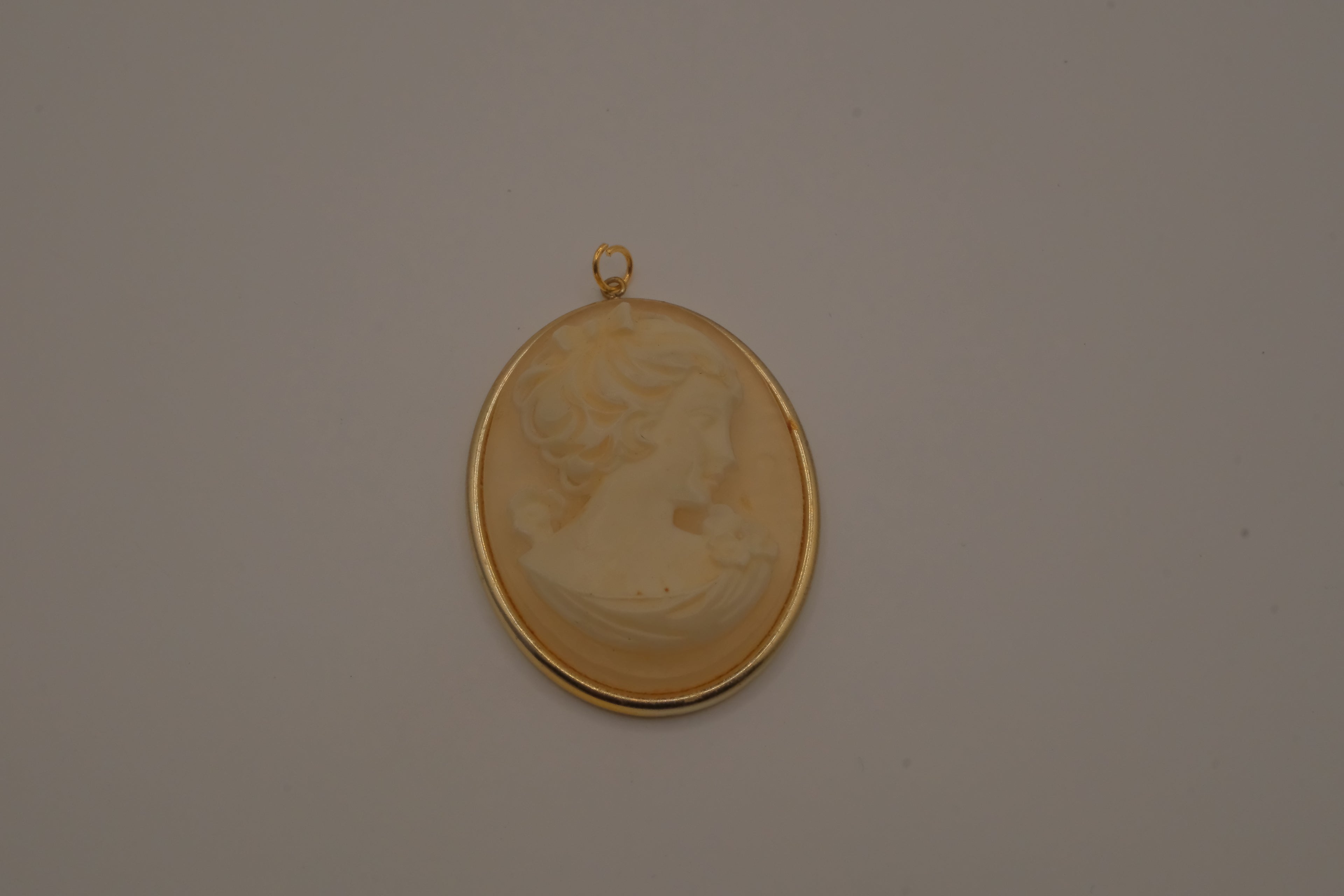 Vintage classic cameo pendant