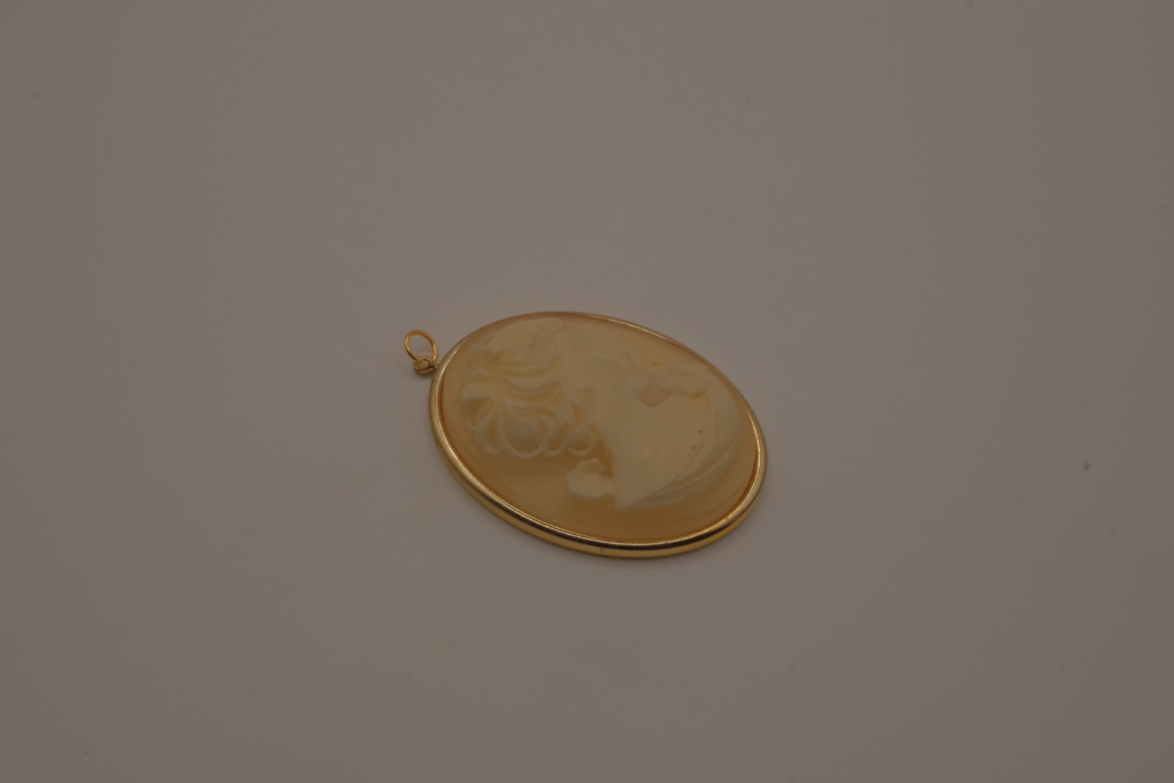 Vintage classic cameo pendant