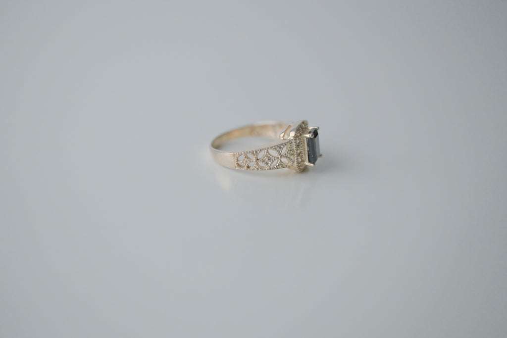 Vintage Sterling Silver Black Gemstone Ring