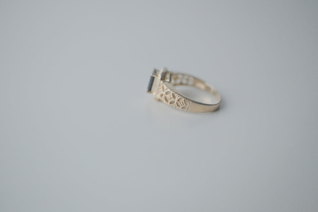 Vintage Sterling Silver Black Gemstone Ring