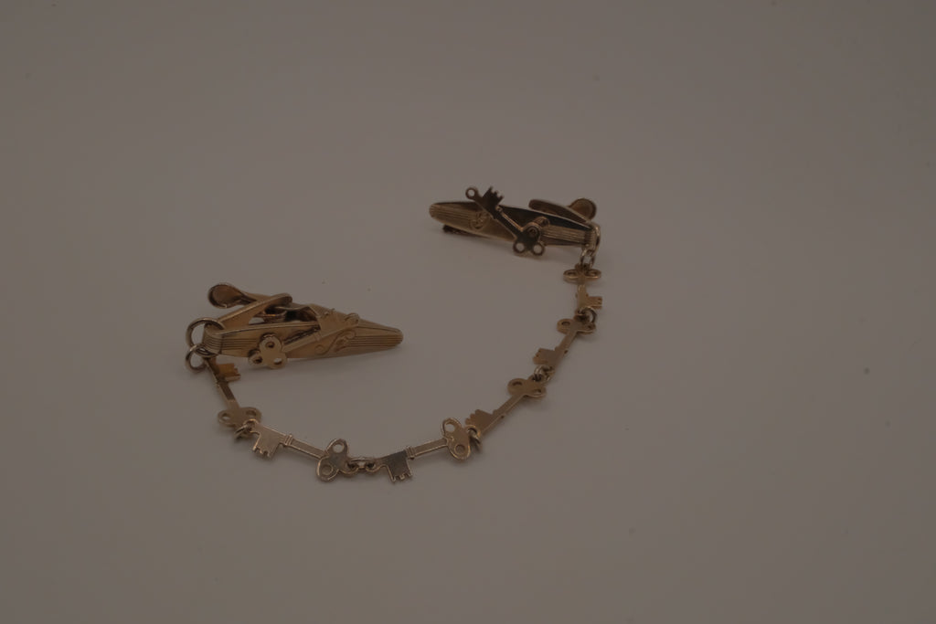 Vintage sweater guard/cardigan clip/collar clip