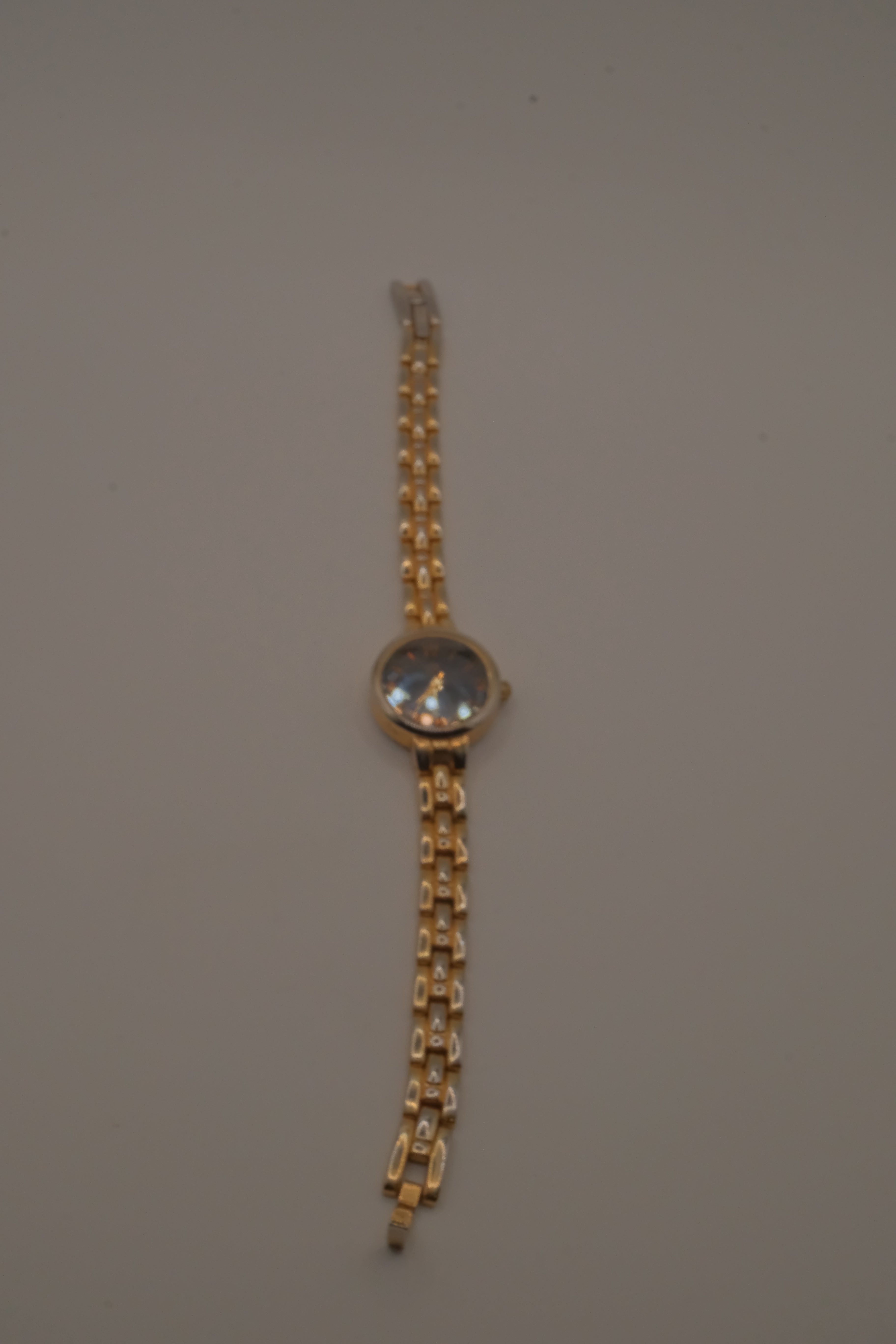 Vintage Gold tone quartz bracelet watch