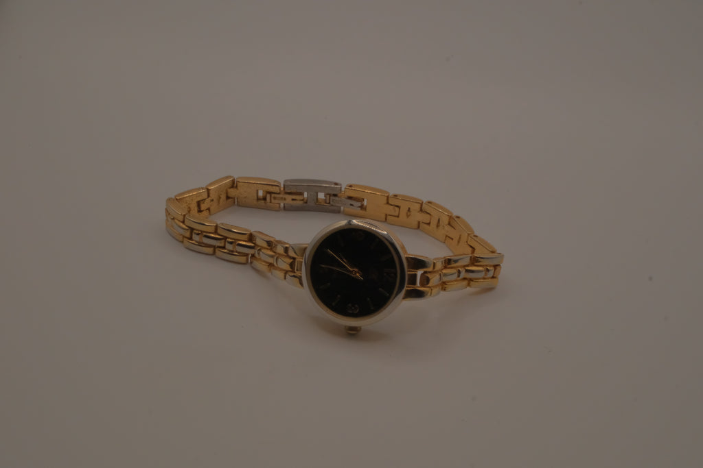 Vintage Gold tone quartz bracelet watch
