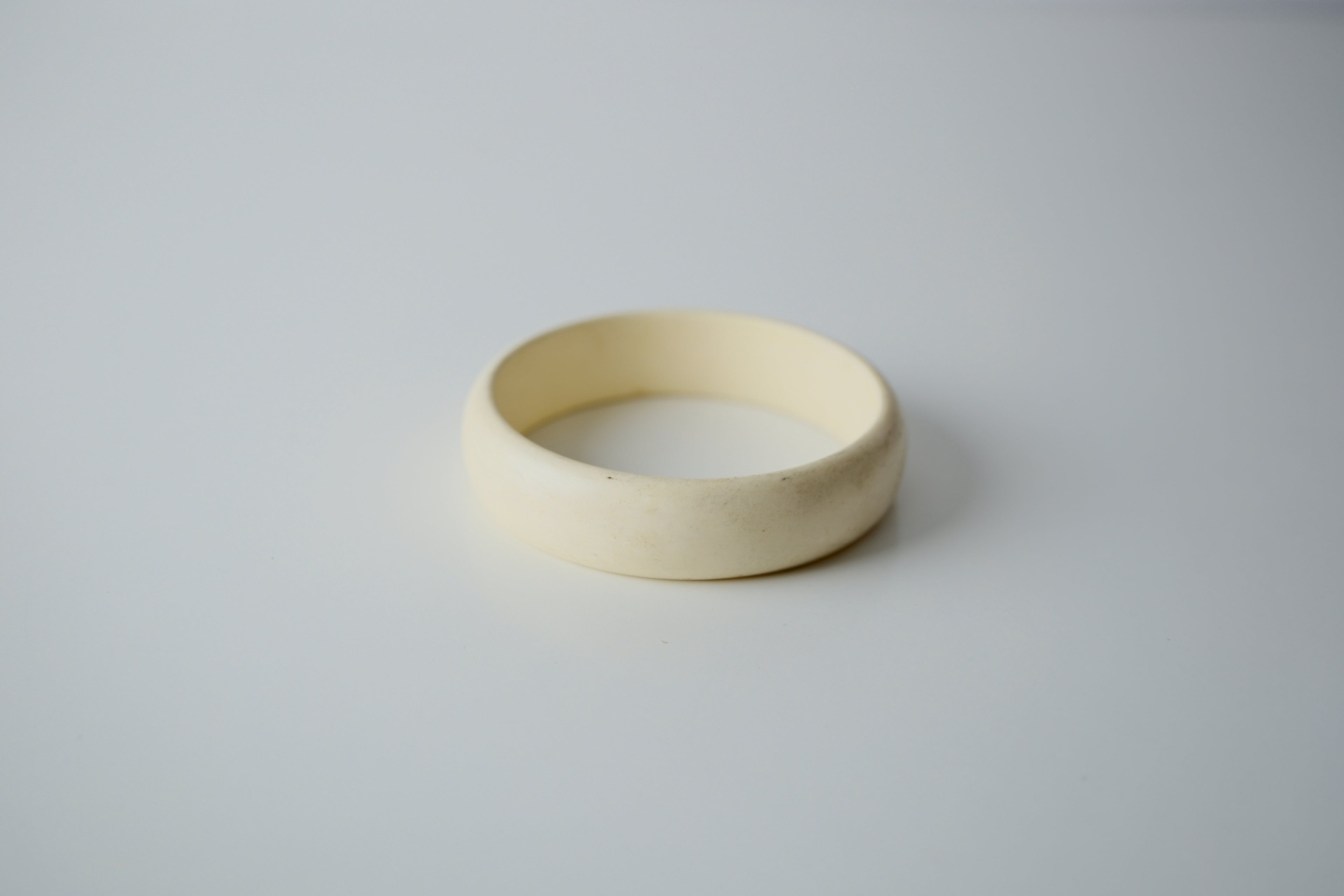 Vintage 1960s Beige Bangle