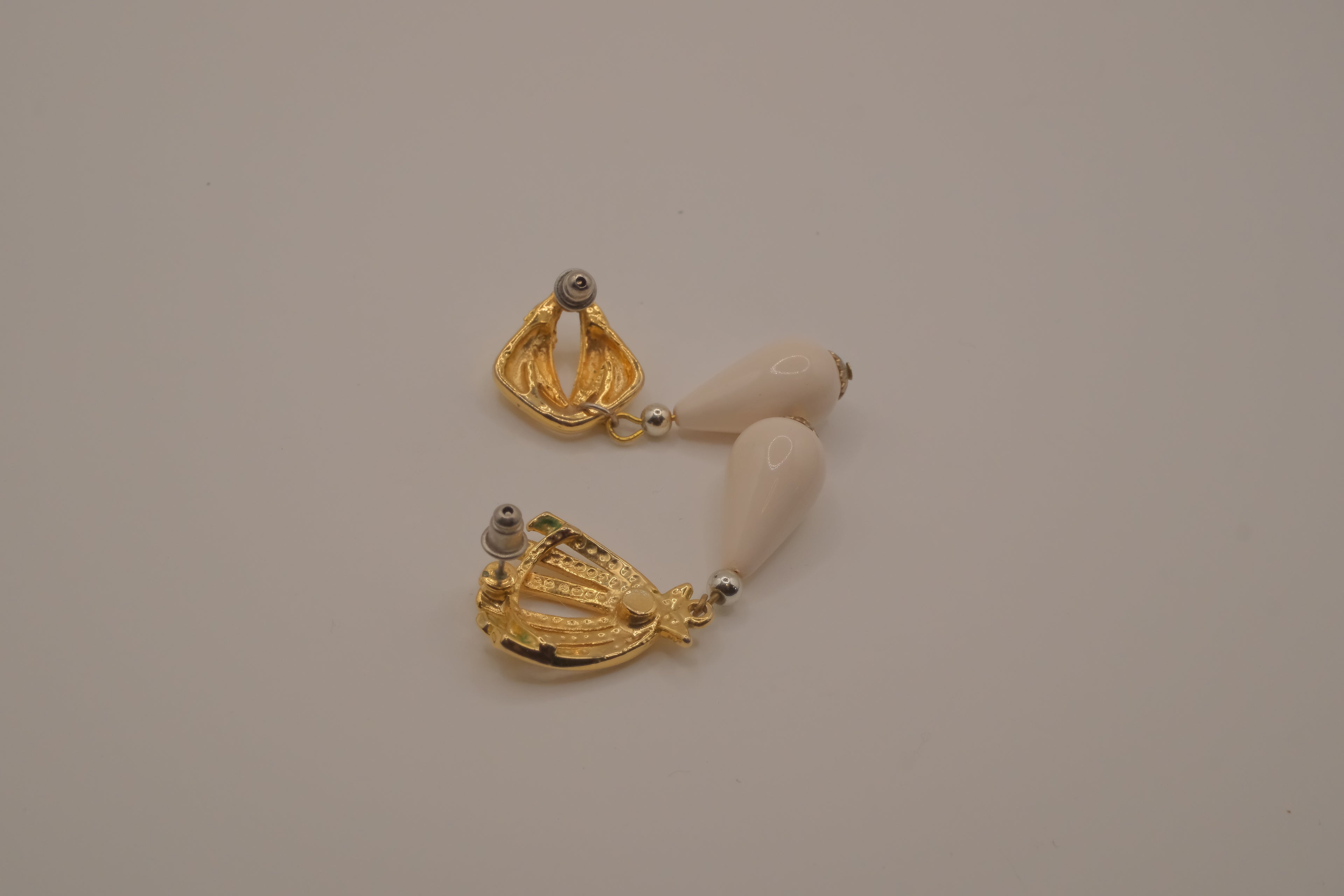 Vintage fan shell drop earring