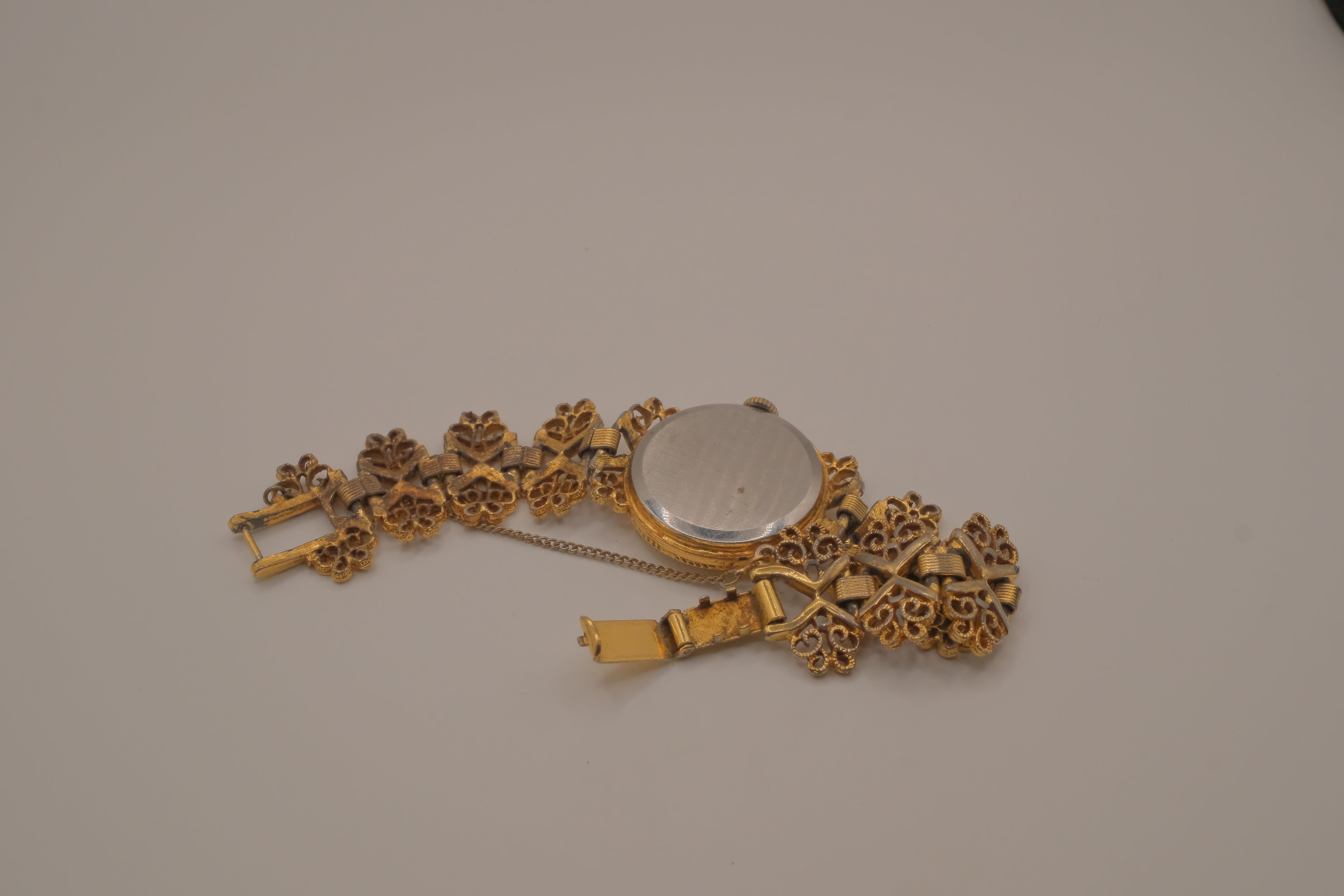 Vintage Victorian revival Vendome 17 jewel mechanical watch