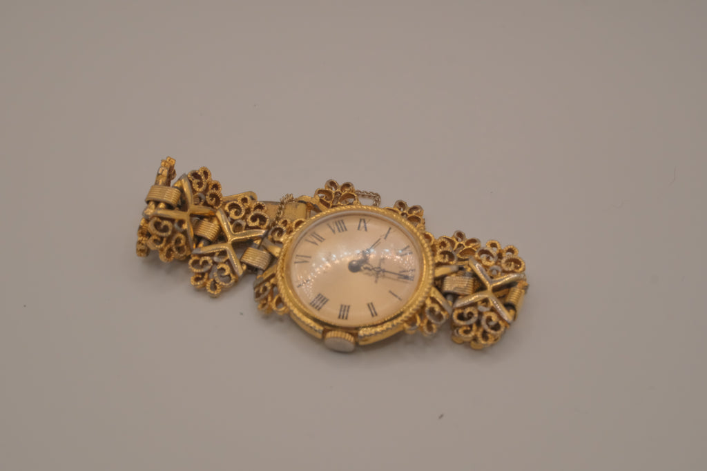 Vintage Victorian revival Vendome 17 jewel mechanical watch