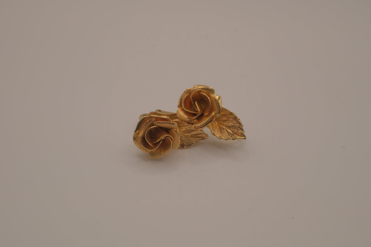 Vintage gold-tone mesh rose clip-on earrings