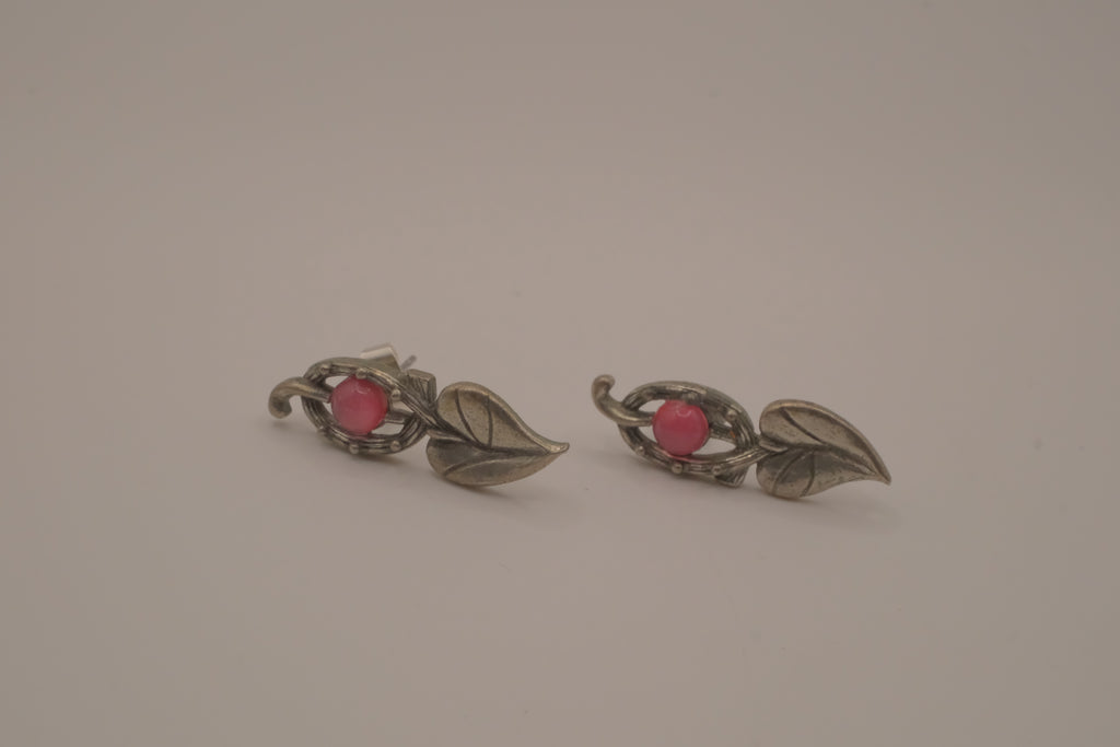 Vintage Miracle leaf stud earring
