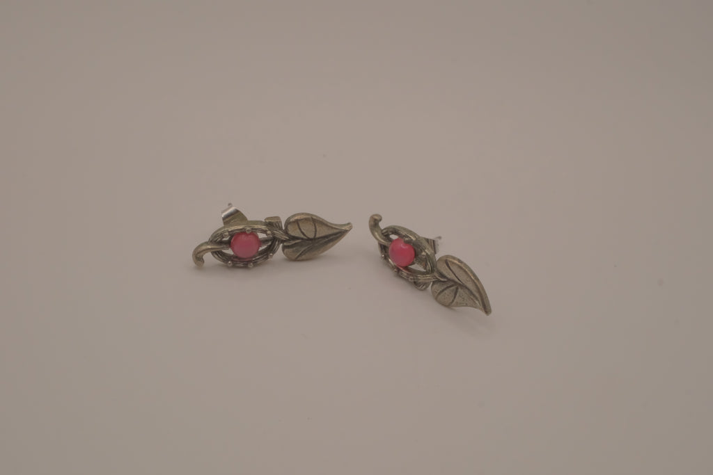 Vintage Miracle leaf stud earring