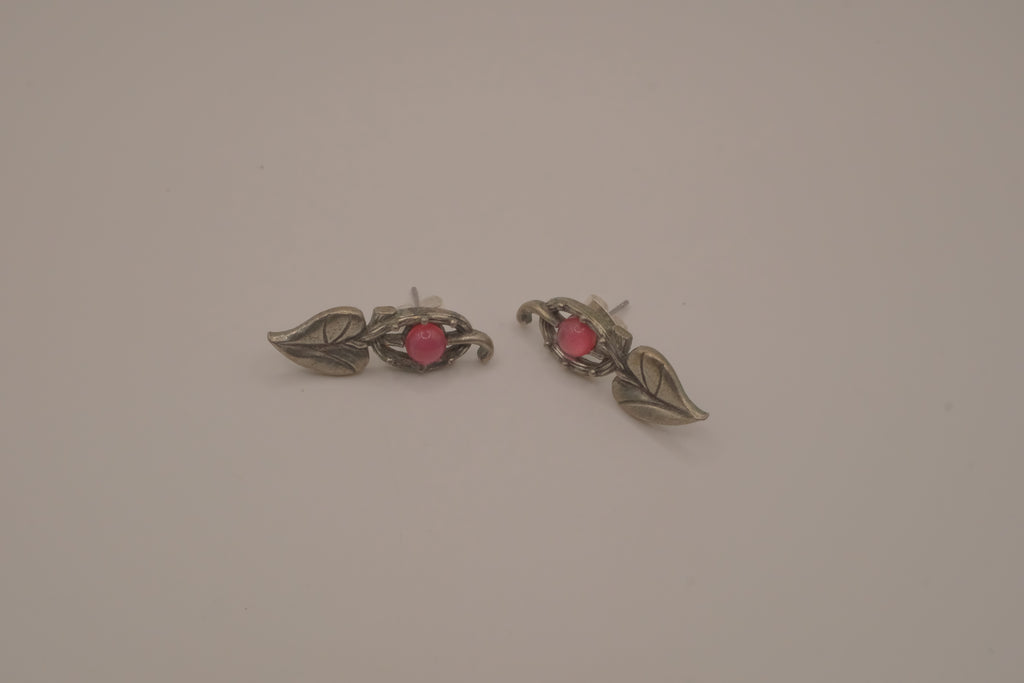 Vintage Miracle leaf stud earring