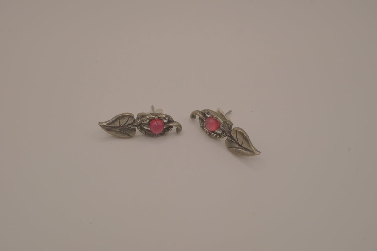 Vintage Miracle leaf stud earring